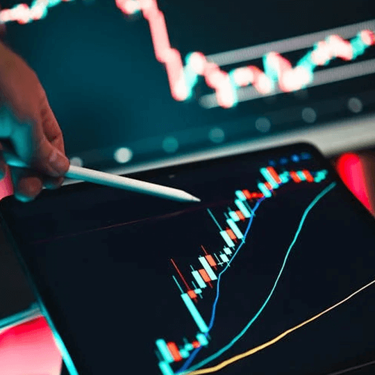 Solarix Radiante - Equipo de Expertos en Criptomonedas